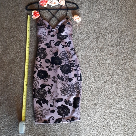 Dess - Picture 3 of 7